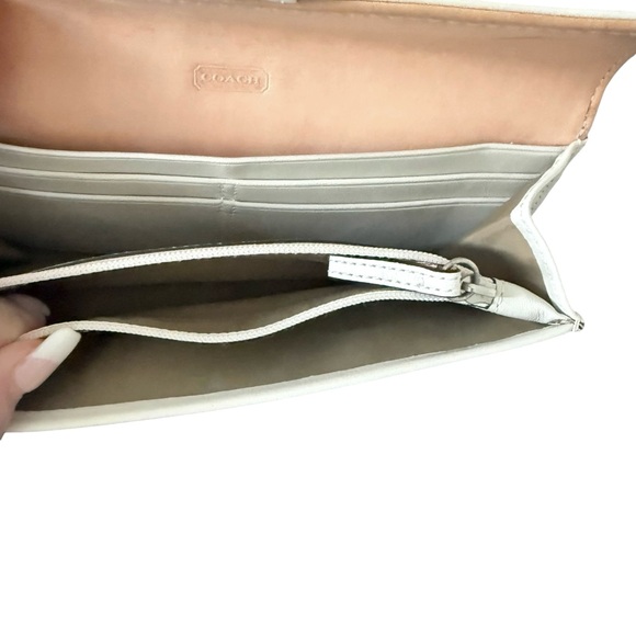 Coach Off-White Leather Buckle Clutch Wallet - Picture 5 of 10